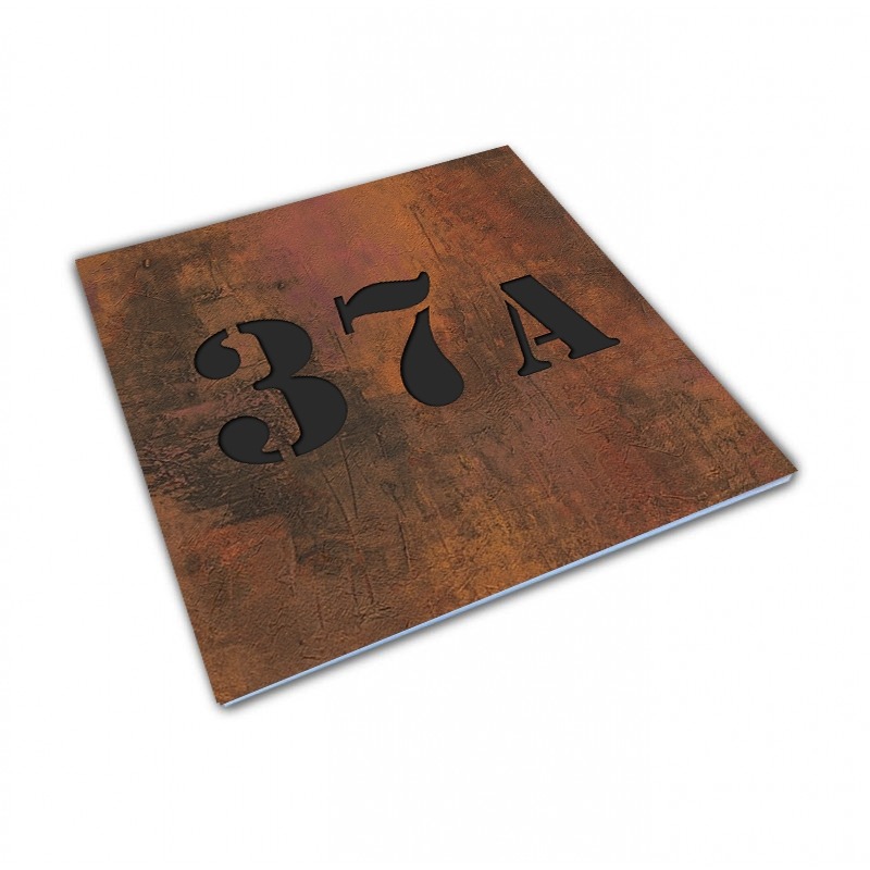 Hausnummernschild in Rost-Optik | schwarze Hinterplatte, 15x15 cm